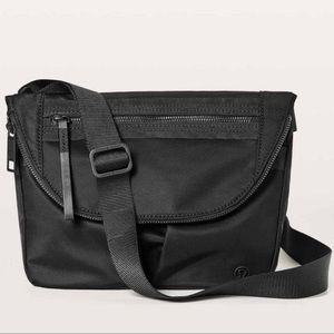 Lulu Lemon Festival Bag, Crossbody, Black